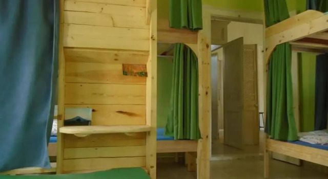 Кровать в общем номере Lotus Garden Hostel Izmir