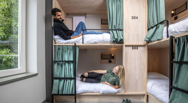 Кровать в общем номере The Bee Hostel