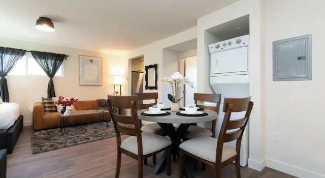 Stunning Studio Near DTLA, Забронировать Отель Отели Лос-Анджелеса 3 звезды, 3*