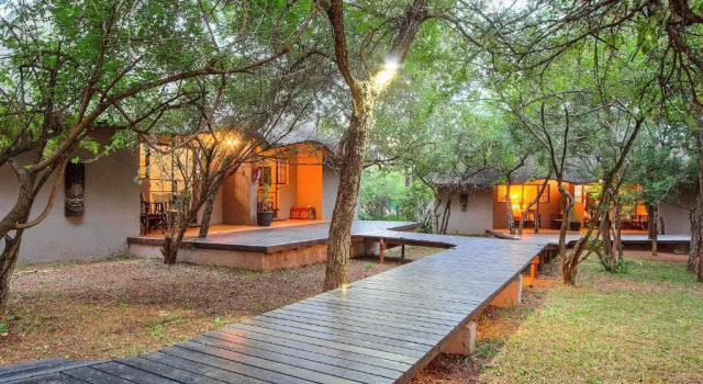 Семейный номер Standard Mvuradona Safari Lodge