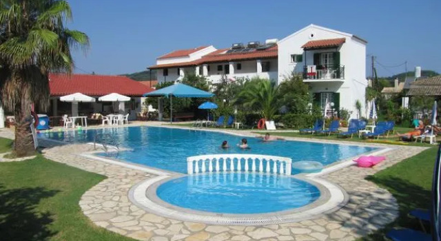 Takis & Efi Apartments