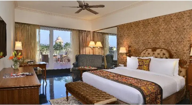 Полулюкс Premier Indana Palace Jaipur