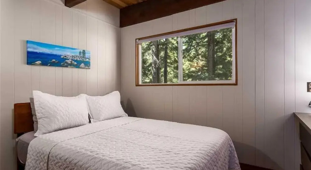 Private Beach Access, Renovated, Pet Friendly Cabin - "pine Cone Haven" #108, Забронировать Дом для отпуска Тахо-Сити Норт-Лейк-Тахо