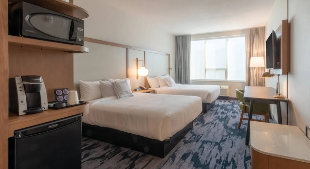 Четырёхместный номер Standard Fairfield by Marriott Inn & Suites Revelstoke