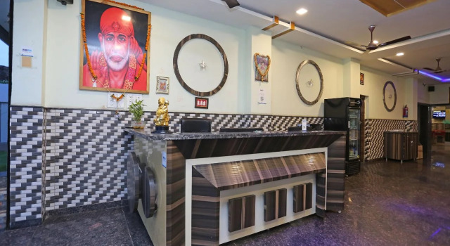 OYO 12376 Hotel Dhanraj, Забронировать Отель Райпур штат Чхаттисгарх