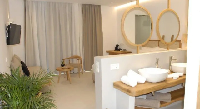 Трёхместный номер Deluxe Aqua Blu - Adults Only  by Checkin