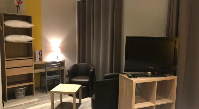 Номер Deluxe Hotel de lAbbaye à Cluny