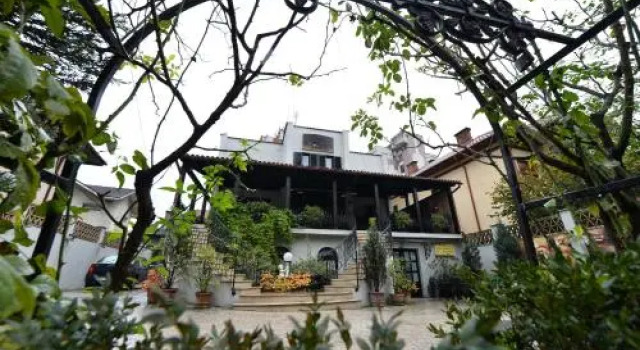Pensiunea Antique, Rezerwuj Hotel Târgu Jiu 