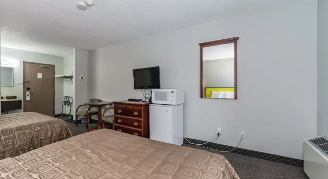 Четырёхместный номер Standard King Hotel