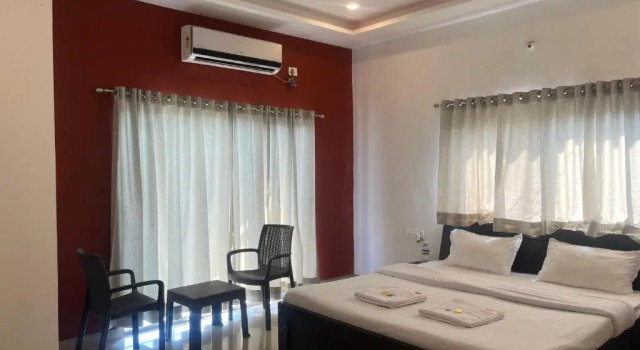 Hotel High Five, Varaa Hotelli Hotellit New Delhi uima-altaalla, Uima-allas