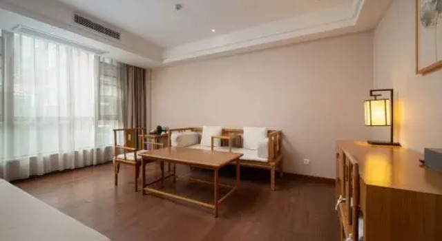 Люкс Deluxe Donglin Maison New Century Hotel (Donglin Temple)