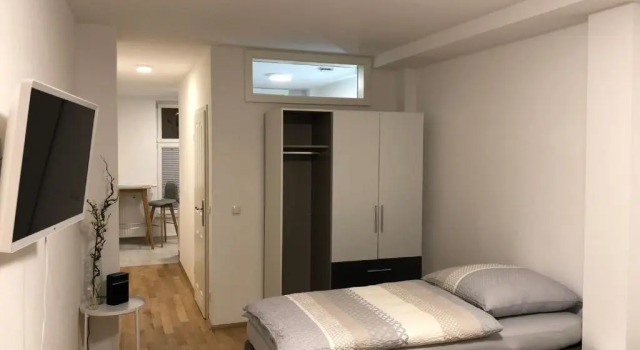 Apartment am Schloßplatz Erlangen, Забронировать Апартаменты/квартира Отели Эрланген с парковкой, рядом с Theater Fifty-Fifty, Парковка