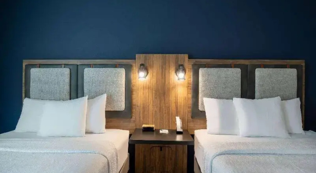 Четырёхместный номер Standard La Quinta Inn & Suites by Wyndham Chattanooga Downtown/South