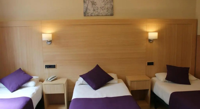 Трёхместный номер Standard Hotel Cantón