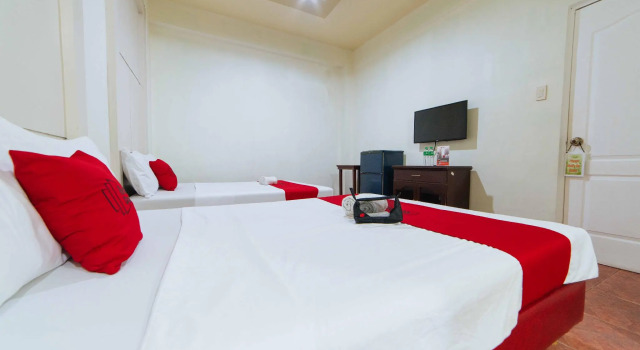 Семейный номер Standard RedDoorz near Walking Street Angeles City
