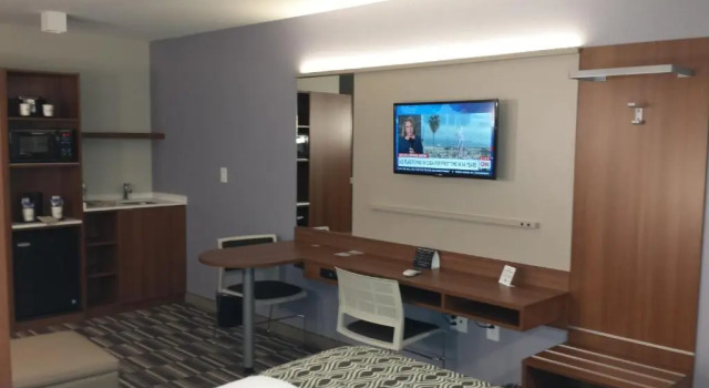 Люкс Standard Microtel Inn & Suites by Wyndham Philadelphia Airport Ridley Park