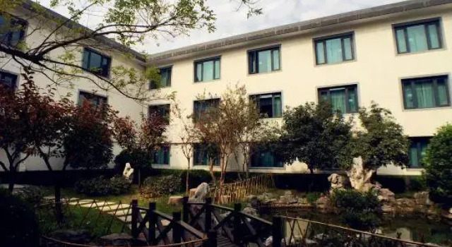 Lianhua Hotel, Book Hotel Shuizhai Henan