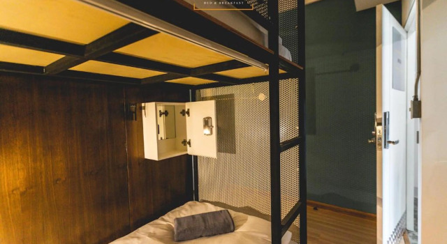 Кровать в общем номере (женский номер) Post Factory Bed & Breakfast