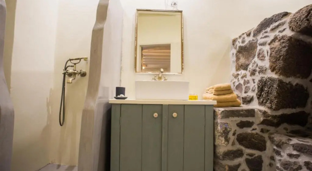 Pyrgos Stone House, Prenota Hotel Emporeiós Pali