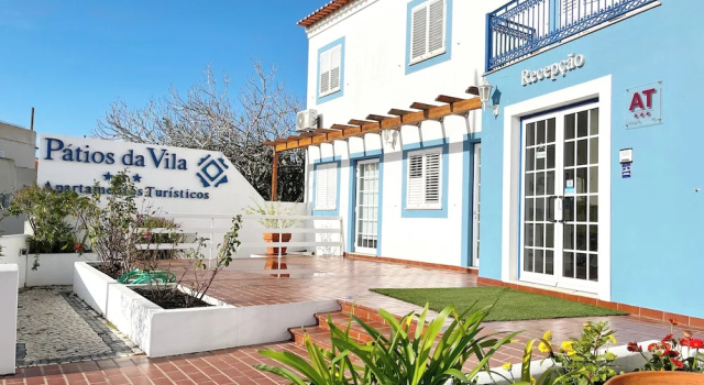 Quartos da Vila - Duna Parque Group, Забронировать Гостевой дом Отели Вила-Нова-де-Милфонтеш с бассейном, рядом с Прайя даш Фурнаш, Бассейн