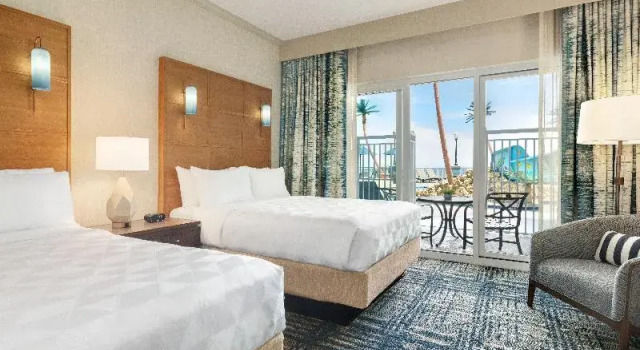 Люкс с видом на бассейн Holiday Inn & Suites Ocean City by IHG