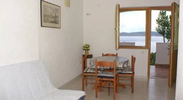 Apartments Niko - 50m from beach, Rezerwuj Apartament Hotele w Split-Dalmatia County z parkingiem, Parking