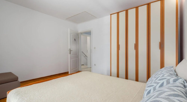 Nice Home in Porec With Wifi and 2 Bedrooms, Забронировать Отель Пореч Poreč Riviera, 3* 4*