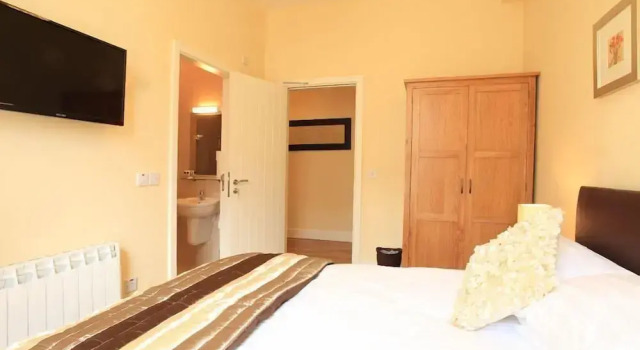 Leabhar Beag, Rezervasyon Otel Kenmare 