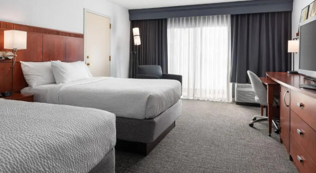 Четырёхместный номер Standard Courtyard by Marriott Pleasanton