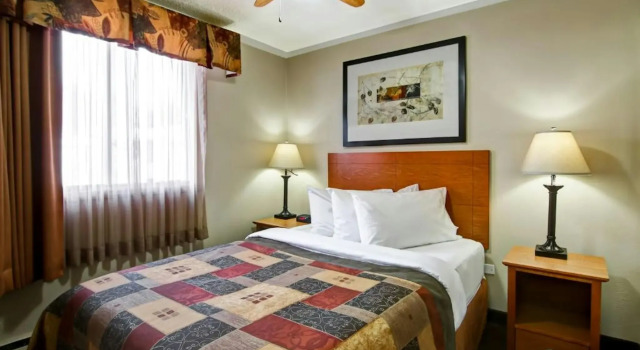 Canalta Stettler, Rezervați Hotel Stettler Central Alberta