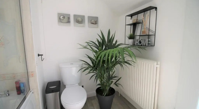 Коттедж Three Bedroom Townhouse - Free Local Parking - by Property Promise