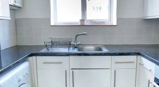 Newly Renovated 1 Bedroom Flat - Sleeps 4