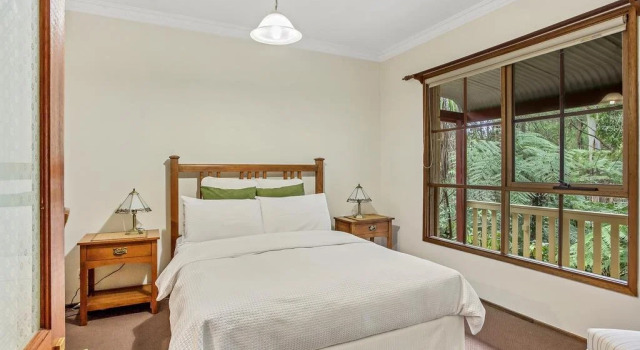 Fernglen Forest Retreat, Rezerwuj Hotel Hotele w Dandenong Ranges z parkingiem, Parking