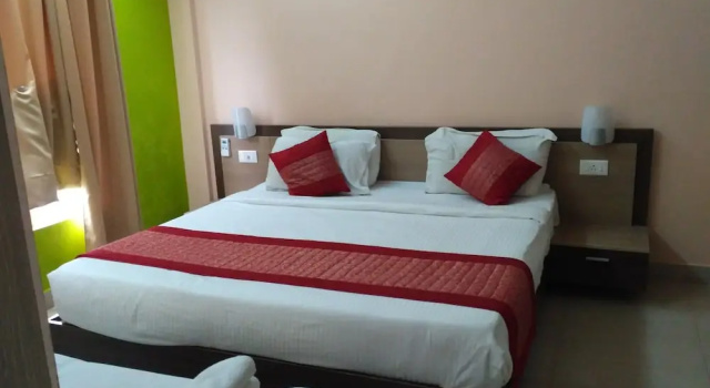 Люкс Luxury с балконом и с видом на сад Om Leisure Resort Puri