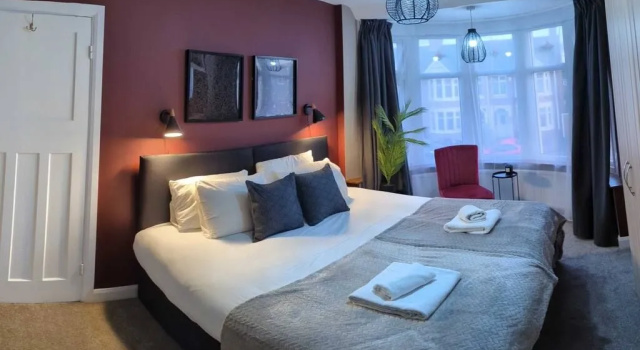 3 Bedroom House By Passionfruitproperties Near Coventry & Warwickshire Hospital With Free Wi-fi, driveway & Garden, DSC