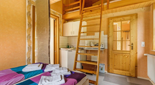Holiday home with swimming pool in J gersgr n, Prenota Hotel Muldenhammer Sassonia