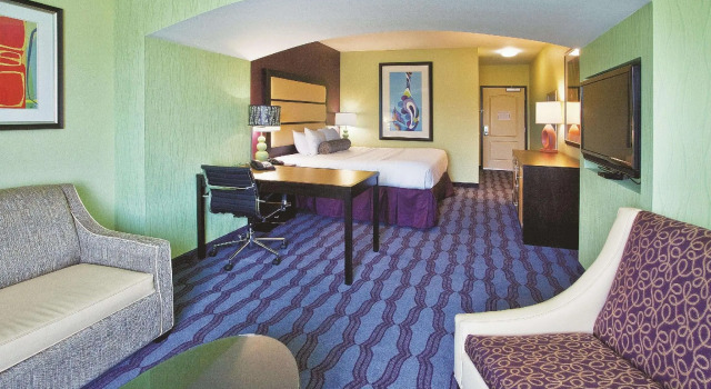 Номер Executive La Quinta by Wyndham Hinesville - Fort Stewart