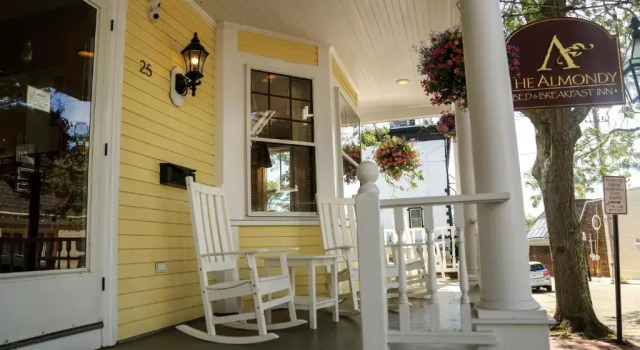 Люкс с 2 комнатами Almondy Inn Bed & Breakfast
