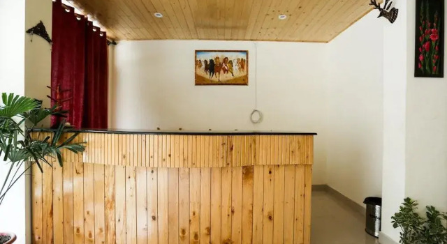 OYO 15074 Neha Regency, Забронировать Отель Отели Манали с парковкой, Парковка
