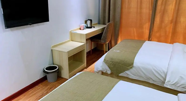 Shell Hotel Shaanxi Huayin Huashan Scenic Area, Boek Hotel Hotels in Shaanxi met parkeren, Parkeren