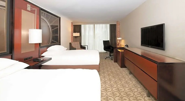 Семейный люкс DoubleTree Hotel & Suites Charleston Airport