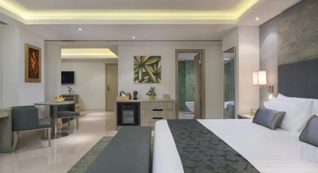 Двухместный люкс Executive Отель Centara Muscat Hotel Oman