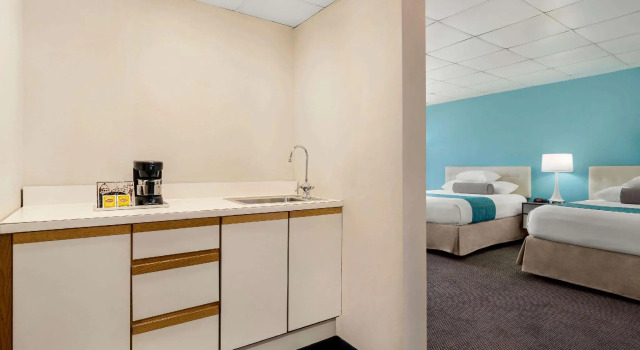 Четырёхместный люкс Clarion Pointe South Portland