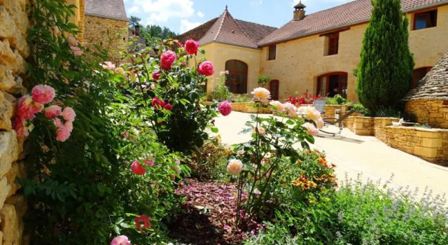 Aux Bories de Marquay, B&B avec SPA près de Sarlat, Prenota Bed & breakfast Marquay Black Perigord