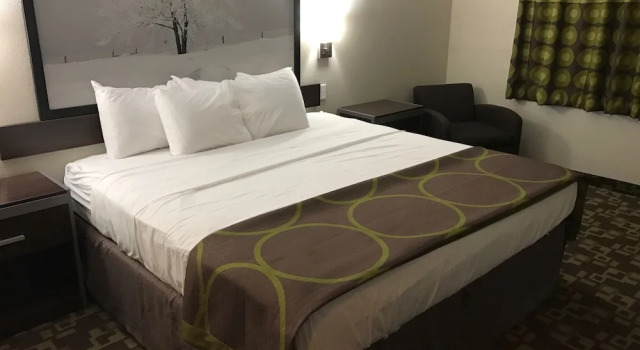 Econo Lodge Downtown Omaha, Забронировать Отель Омаха штат Небраска, рядом с Медицинский центр Университета CHI Health Creighton