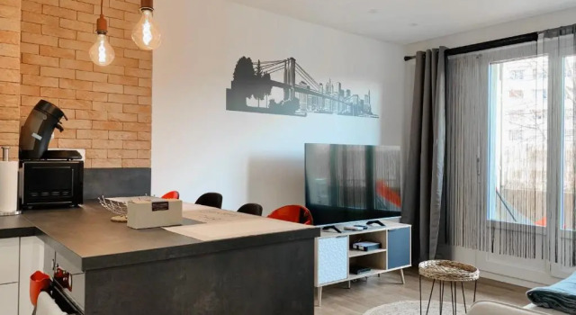 An air-conditioned "haven of peace" in the city center #CV, Забронировать Отель Гренобль Grenoble Area
