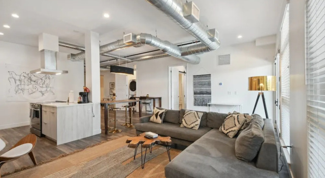 Номер Standard Cowboy Muse | RiNo Art Lofts