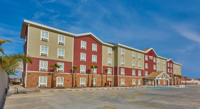 Четырёхместный люкс Extended Suites Saltillo Galerías
