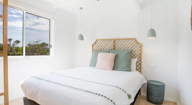 Thalassa I Pet Friendly I 2 Mins Walk to Beach, Забронировать Отель Отели Калберра-Бич с бассейном, Бассейн