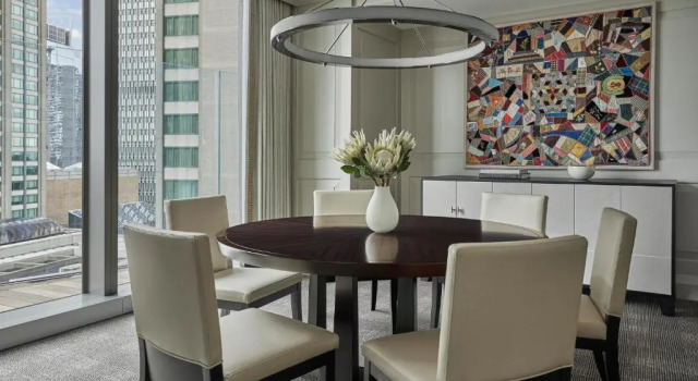 Двухместный люкс Cambridge Four Seasons Hotel One Dalton Street, Boston